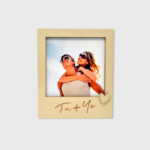 Marco de madera con pie